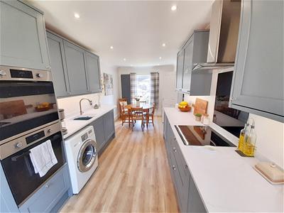 Kitchen / dining room